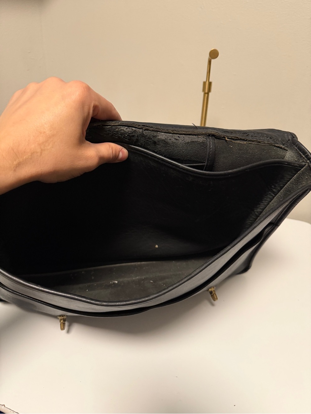 Vintage Coac Leather Briefcase with 2 Front Pocket - Picture 12 of 16